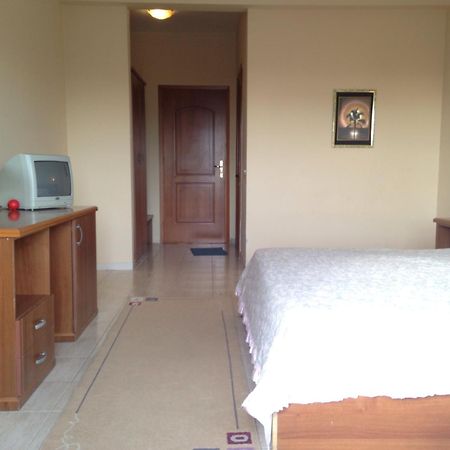 Akropoli Hotel Kryemëdhej Oda fotoğraf