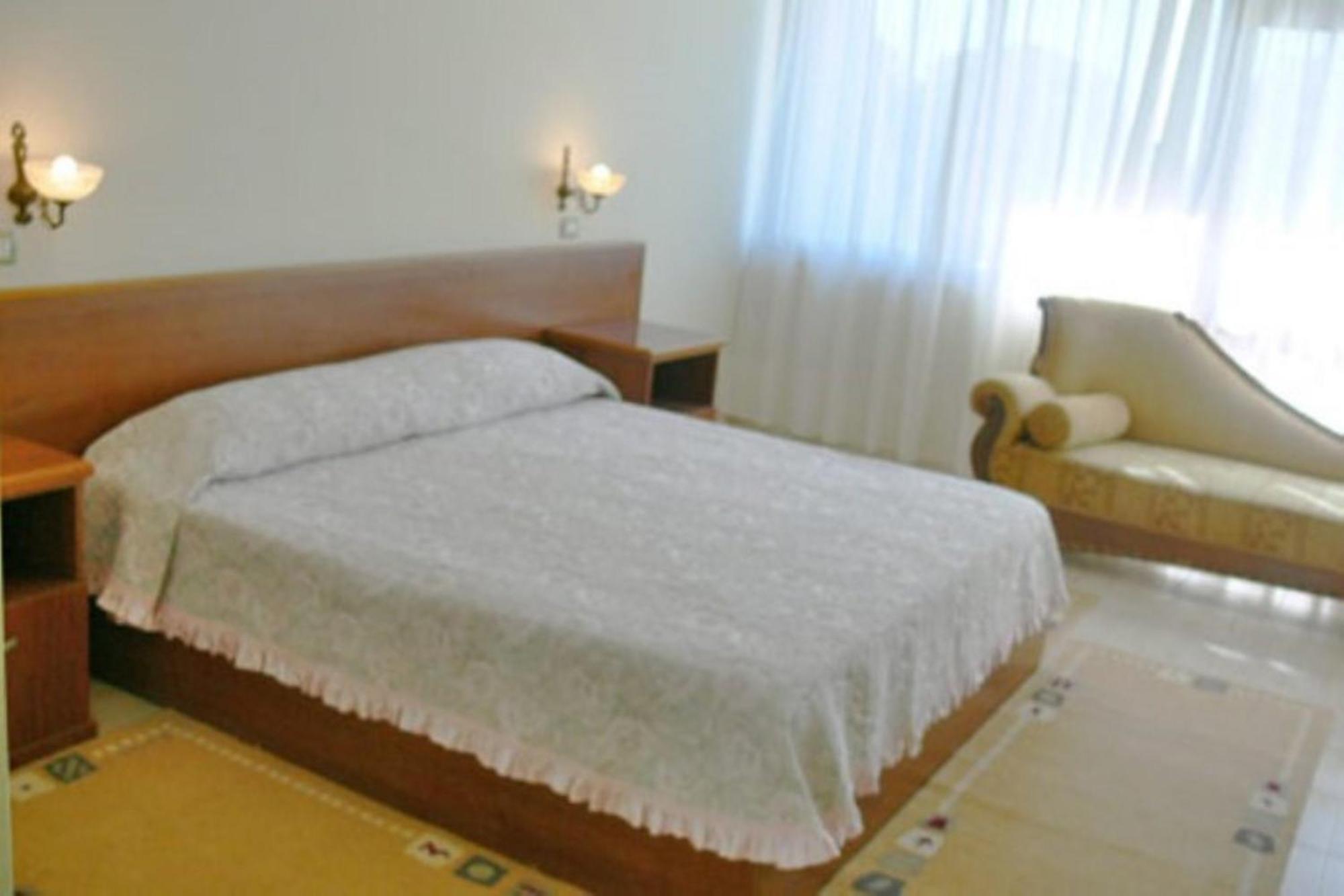 Akropoli Hotel Kryemëdhej Oda fotoğraf