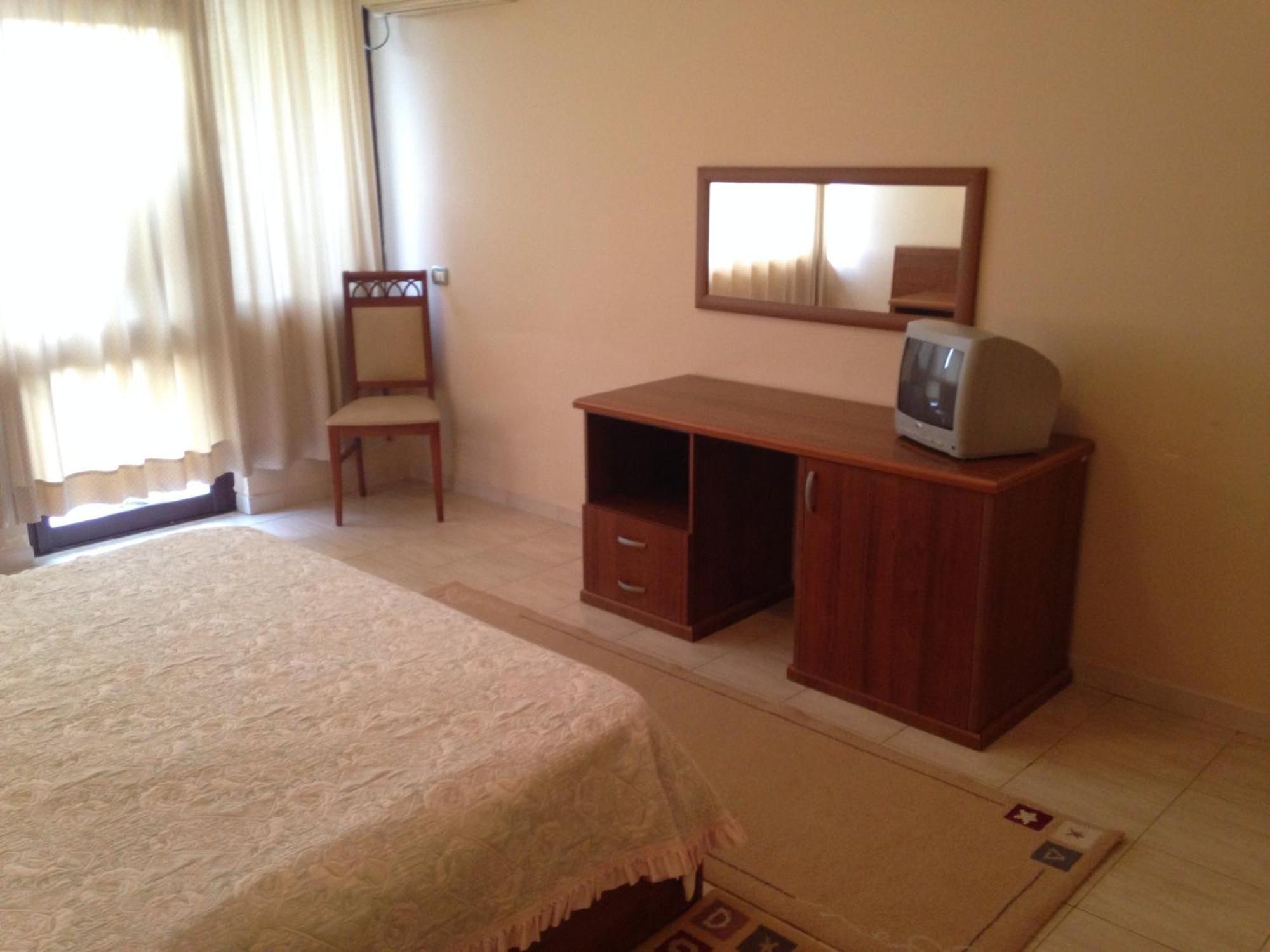 Akropoli Hotel Kryemëdhej Oda fotoğraf