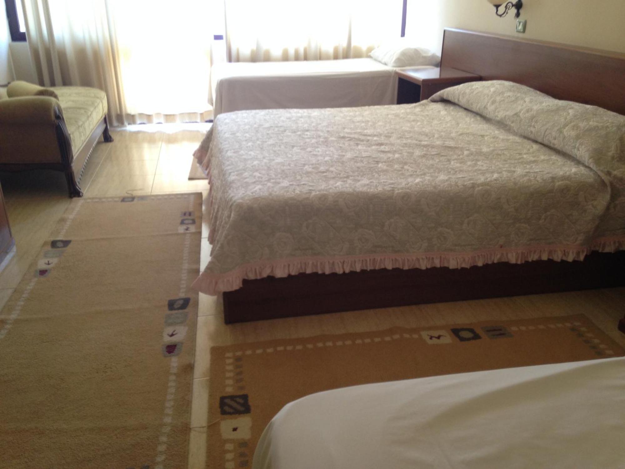 Akropoli Hotel Kryemëdhej Oda fotoğraf