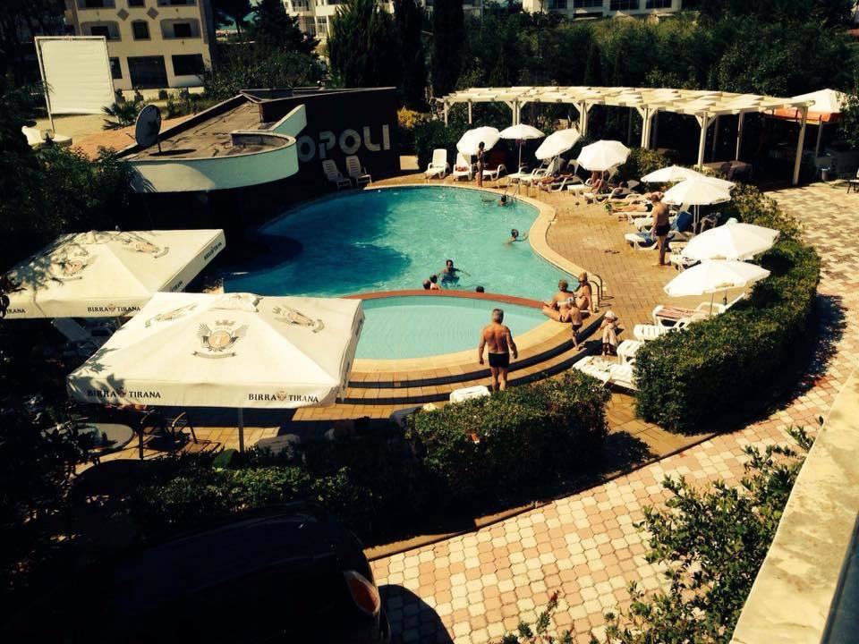 Akropoli Hotel Kryemëdhej Dış mekan fotoğraf